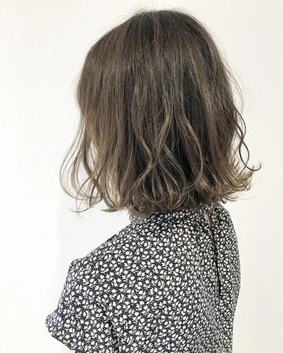 ミディアム カラー ヘアアレンジ ネイル マツエク・マツパ アディクシーカラー ブリーチ 透明感カラー エドルカラー ハイライトカラー 夜23時まで予約🉑 reverieあきらのヘアスタイル