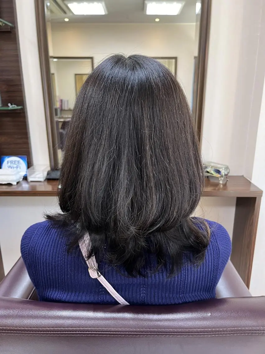 ミディアム くびれヘア 外ハネヘア カット トリートメント 澤崎 希望のヘアスタイル