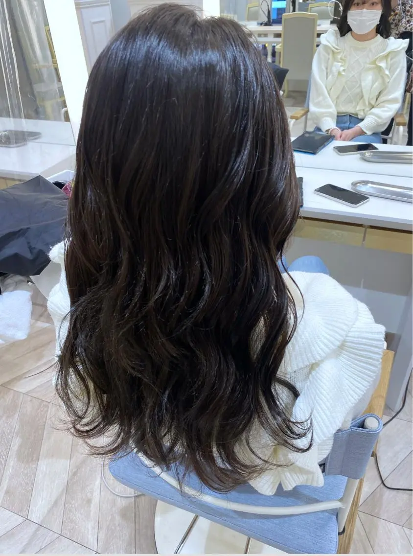 ロング ヘアカラー トリートメント 小顔レイヤー/ ベージュ🤍Rieのヘアスタイル