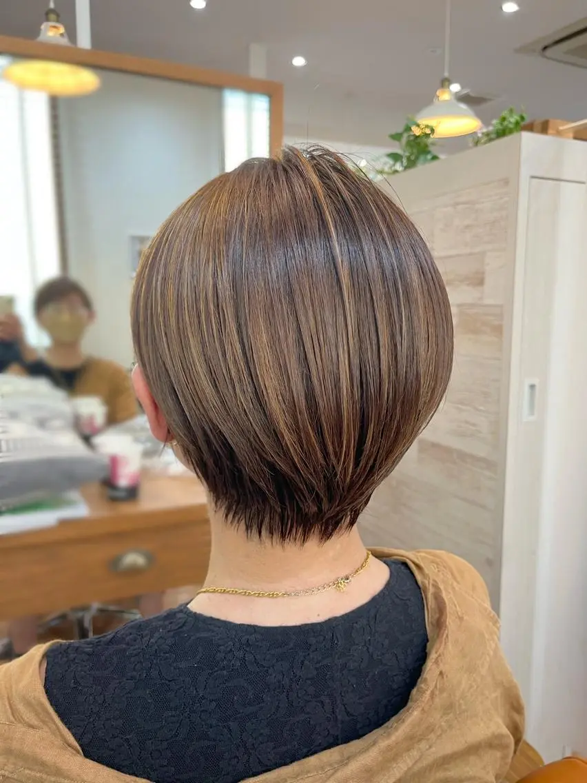 ショート ハイライト ショートヘア 襟足でお悩みの方✂︎ くびれ職人ハシモトのヘアスタイル