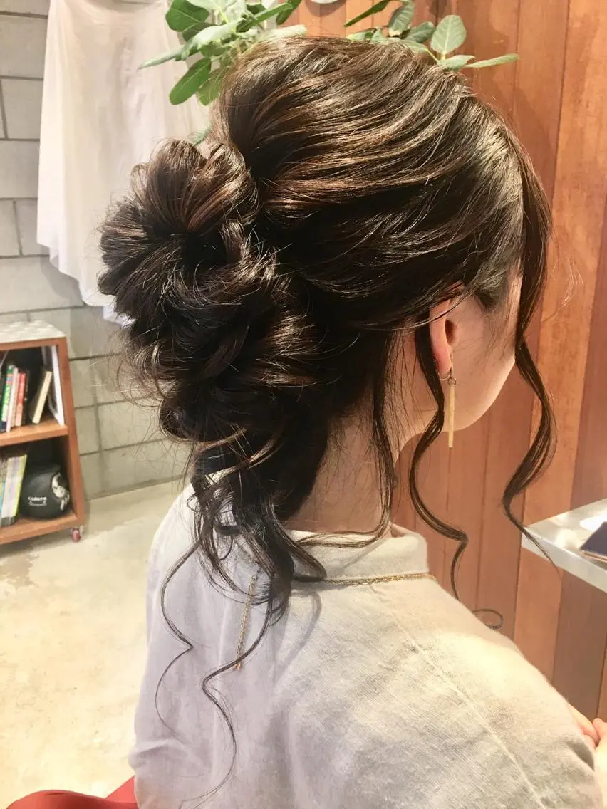 ロング ヘアセット 近 沙織のヘアスタイル