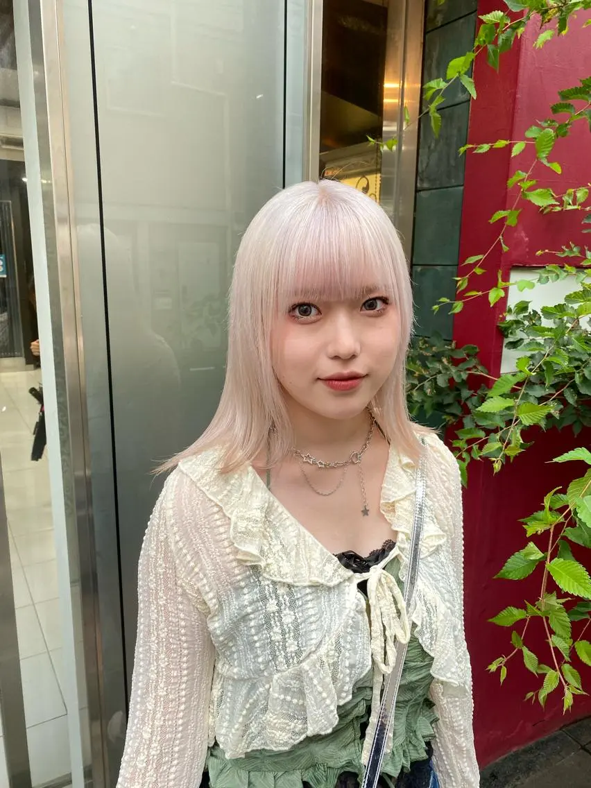 ミディアム カラー ブリーチ シルバー ヘアカラー グレージュ達人/赤み 消し/ブリーチ/岩崎のヘアスタイル