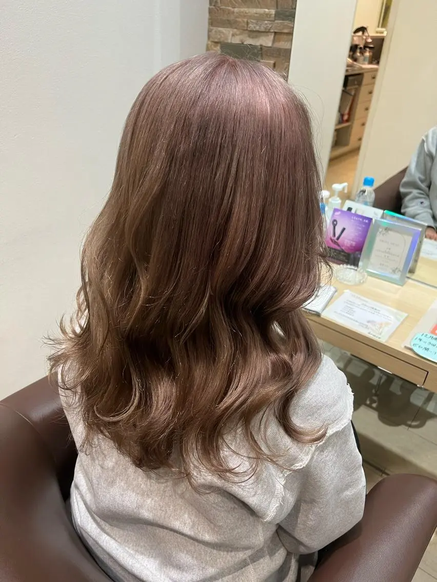 カラー グレージュ/透け感 カラー/透明感カラーのヘアスタイル