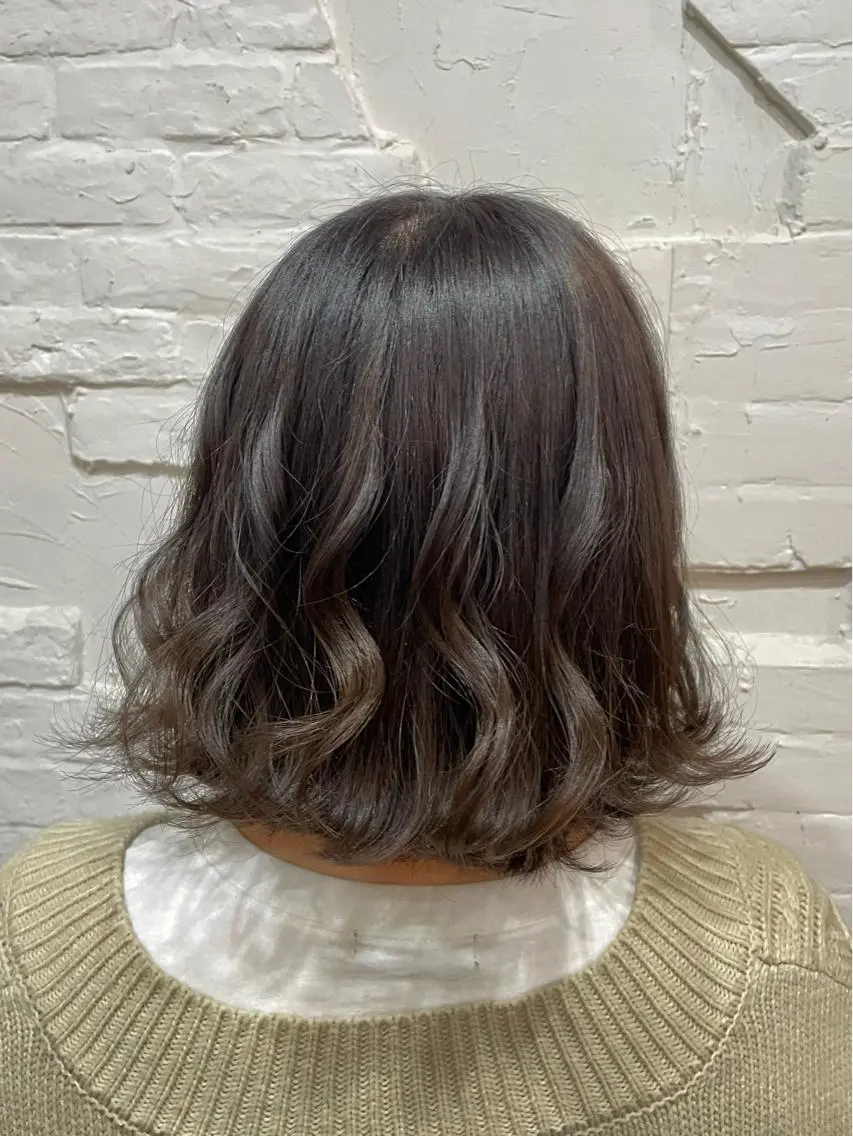 ミディアム カラー グレージュ ラベンダーカラー ラベンダーグレージュ ラベンダーグレー ヘアカラー トリートメント 【ピンク/韓国ヘア/ ヘアセット】亜海のヘアスタイル