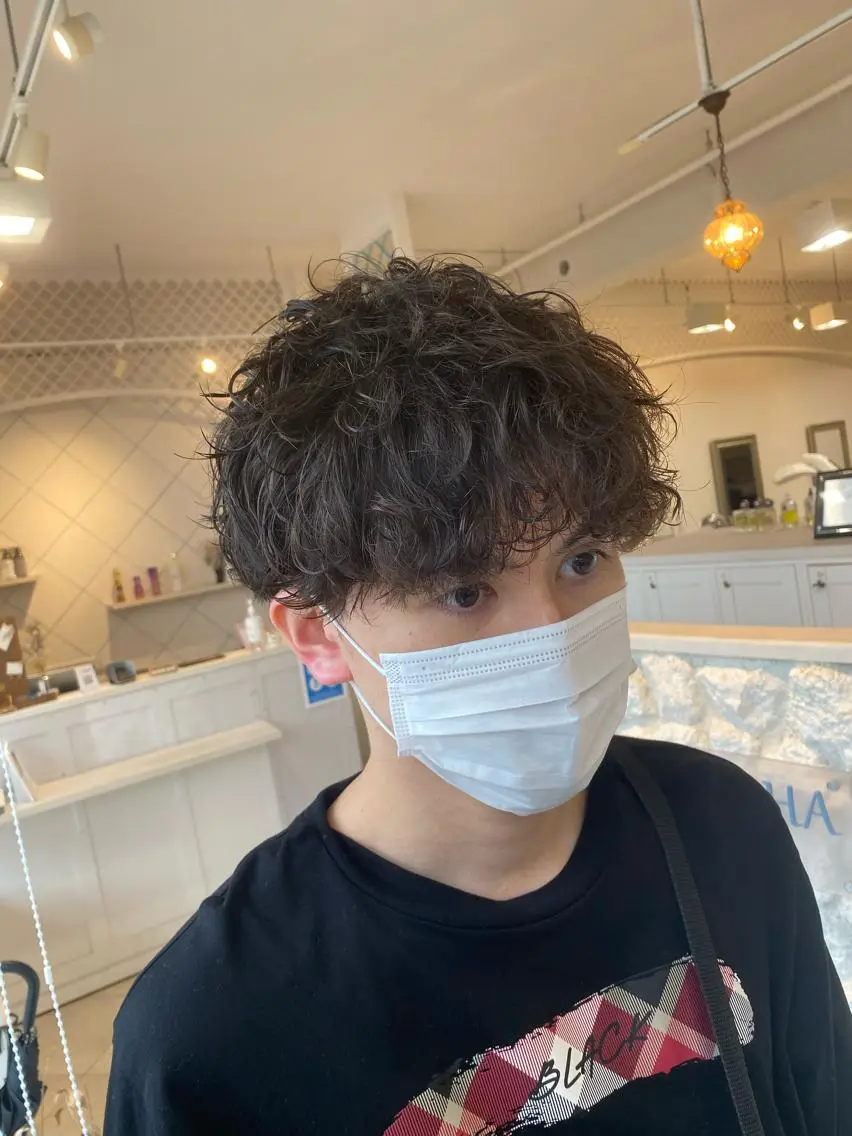 ショート カット パーマ 饒平名 知也のヘアスタイル