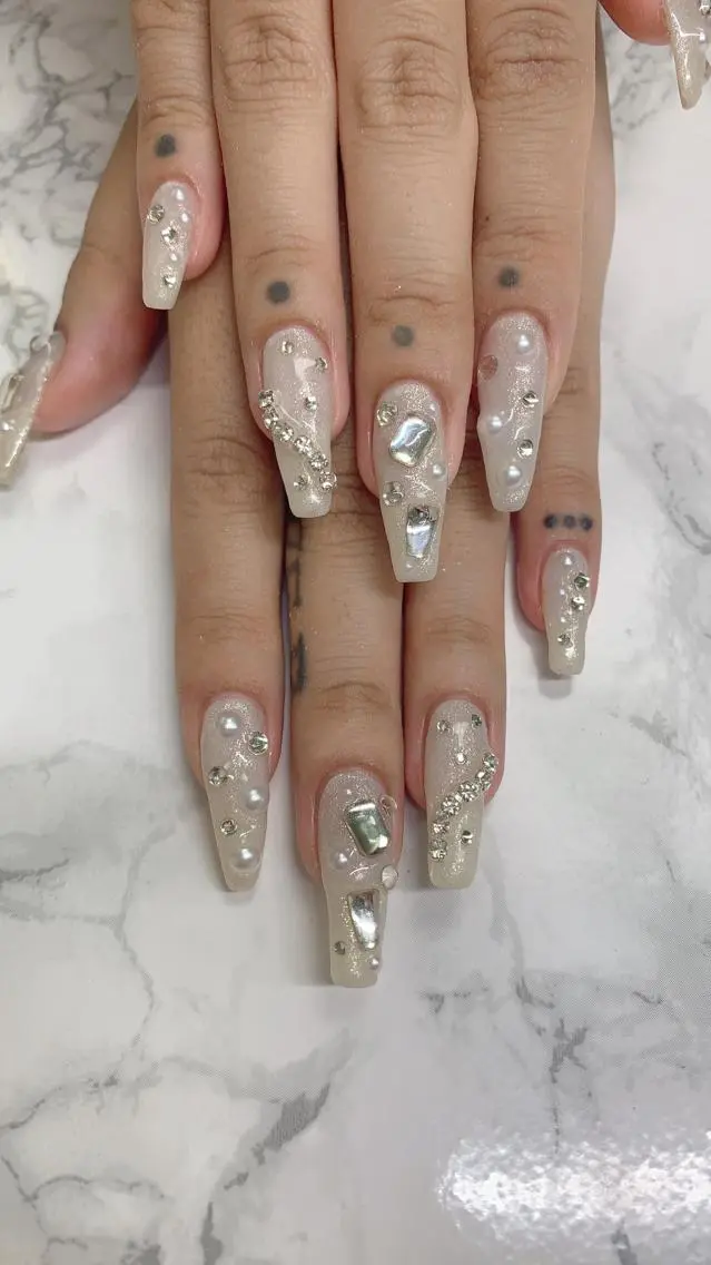ネイル はな💎ネイル ワンホン、長さ出しのネイルデザイン