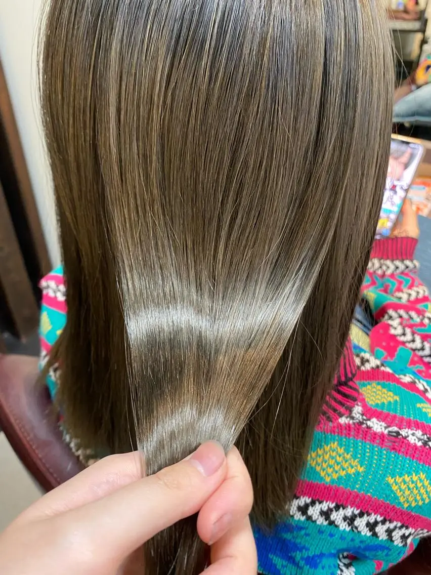 ミディアム ヘアカラー 水谷 菜央のヘアスタイル