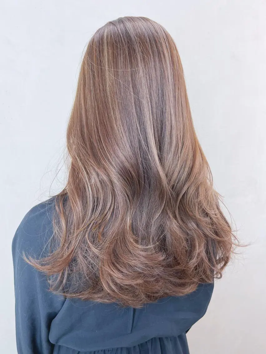 カラー パーマ ヘアアレンジ ハイライトカラー カット ヘアカラー トリートメント ITbyALBUM 下北沢店のヘアスタイル
