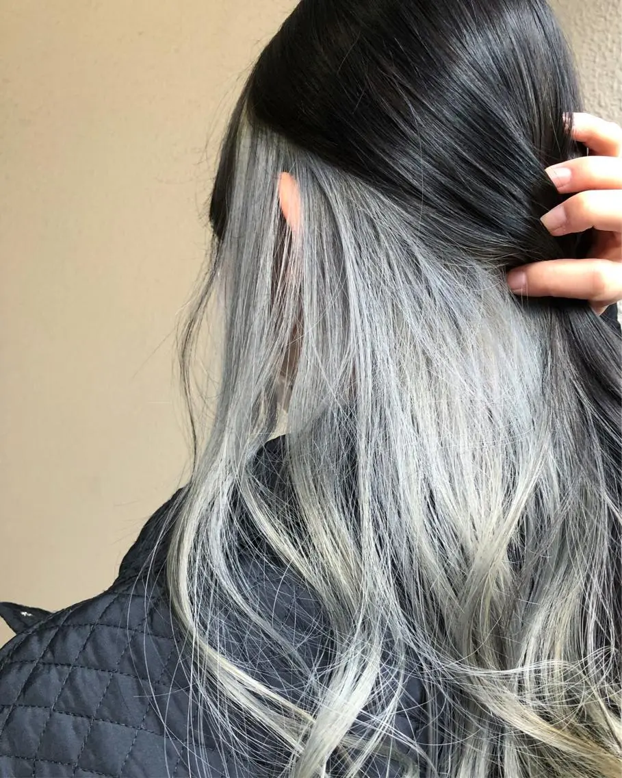 ロング カラー ブリーチ インナーカラー シルバー ヘアカラー くまがい みゆ【edge.】のヘアスタイル