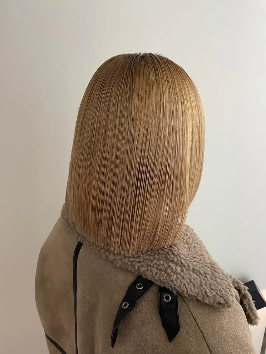 ミディアム ボブ カット 🎀ボブ＋ハイトーン シュカ👶🏻のヘアスタイル
