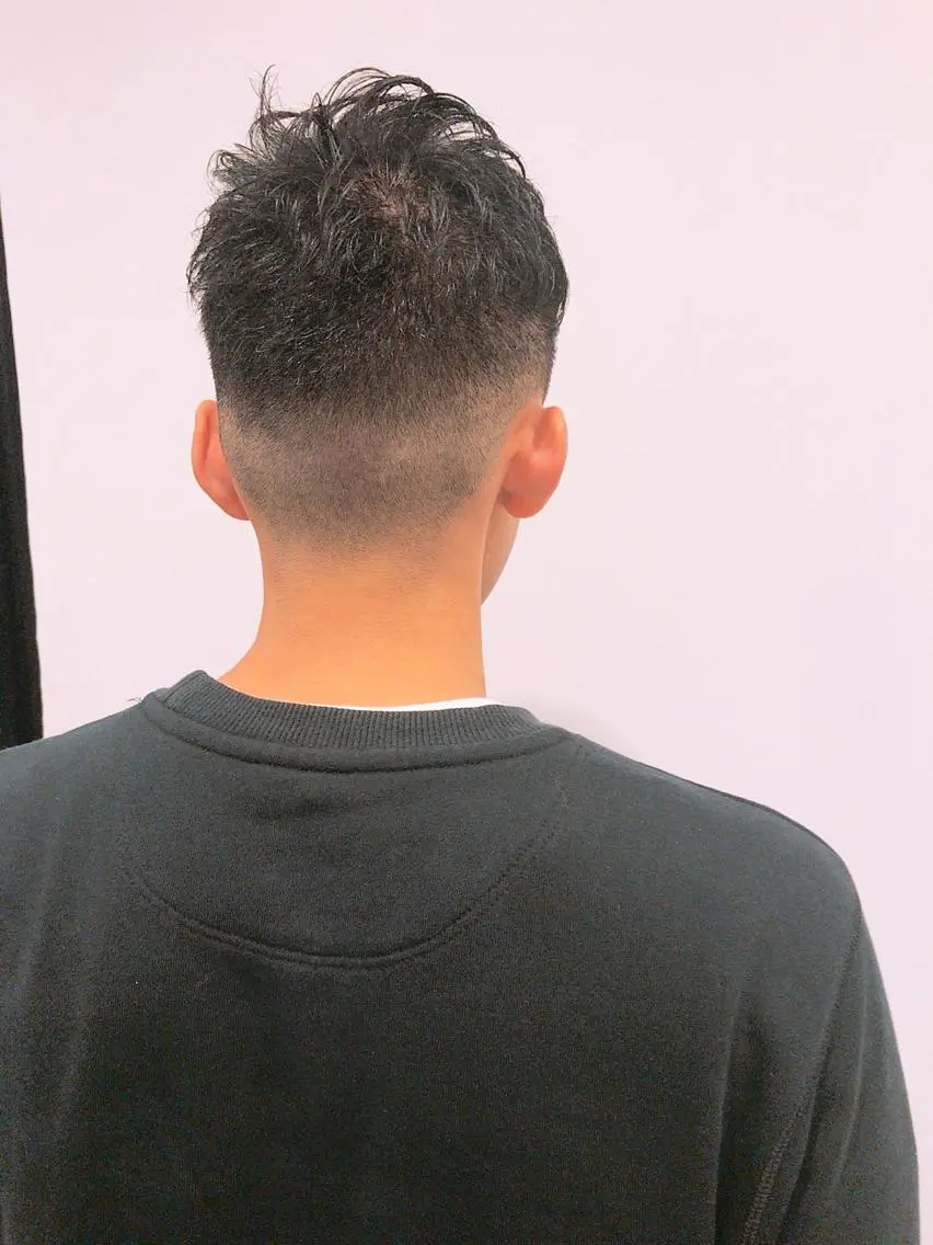 ショート カラー パーマ ヘアアレンジ メンズ 刈り上げ ちこ .のヘアスタイル