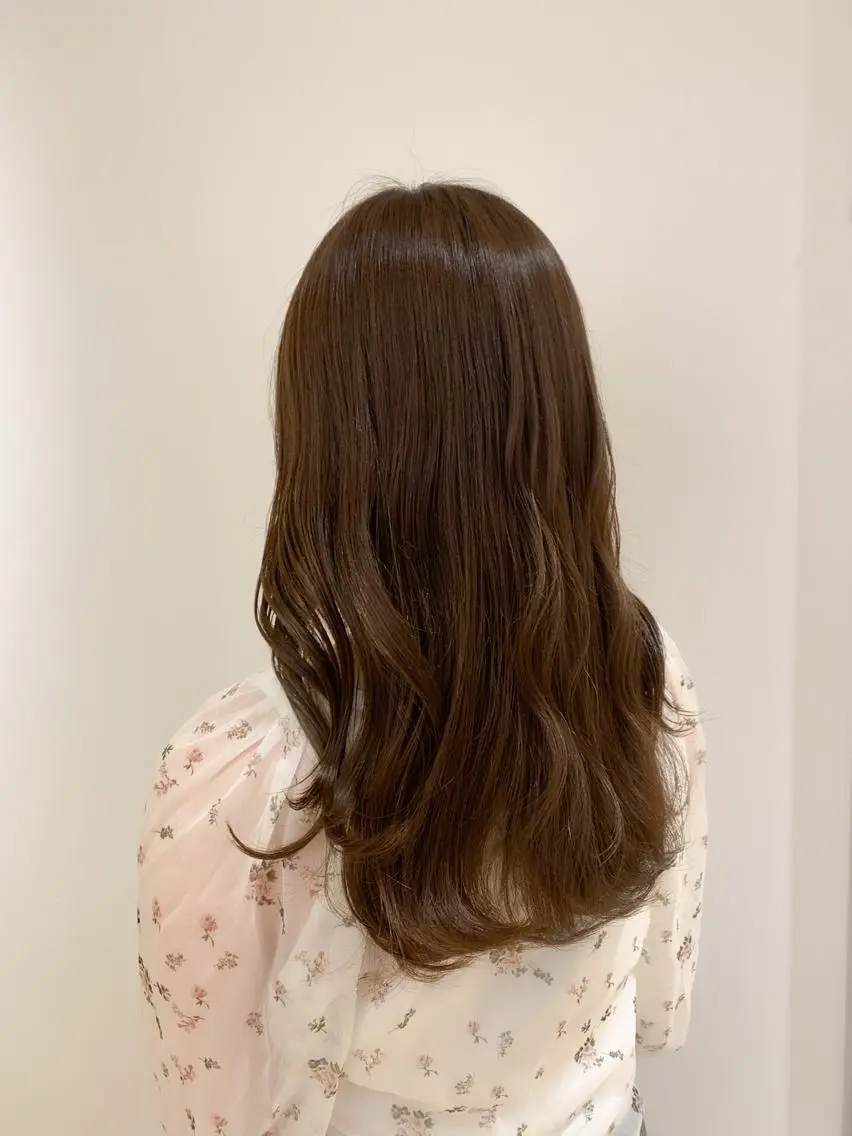 ロング カラー ベージュカラー ブリーチ ブリーチなしカラー オリーブベージュ カット ヘアカラー トリートメント えんどう みほのヘアスタイル