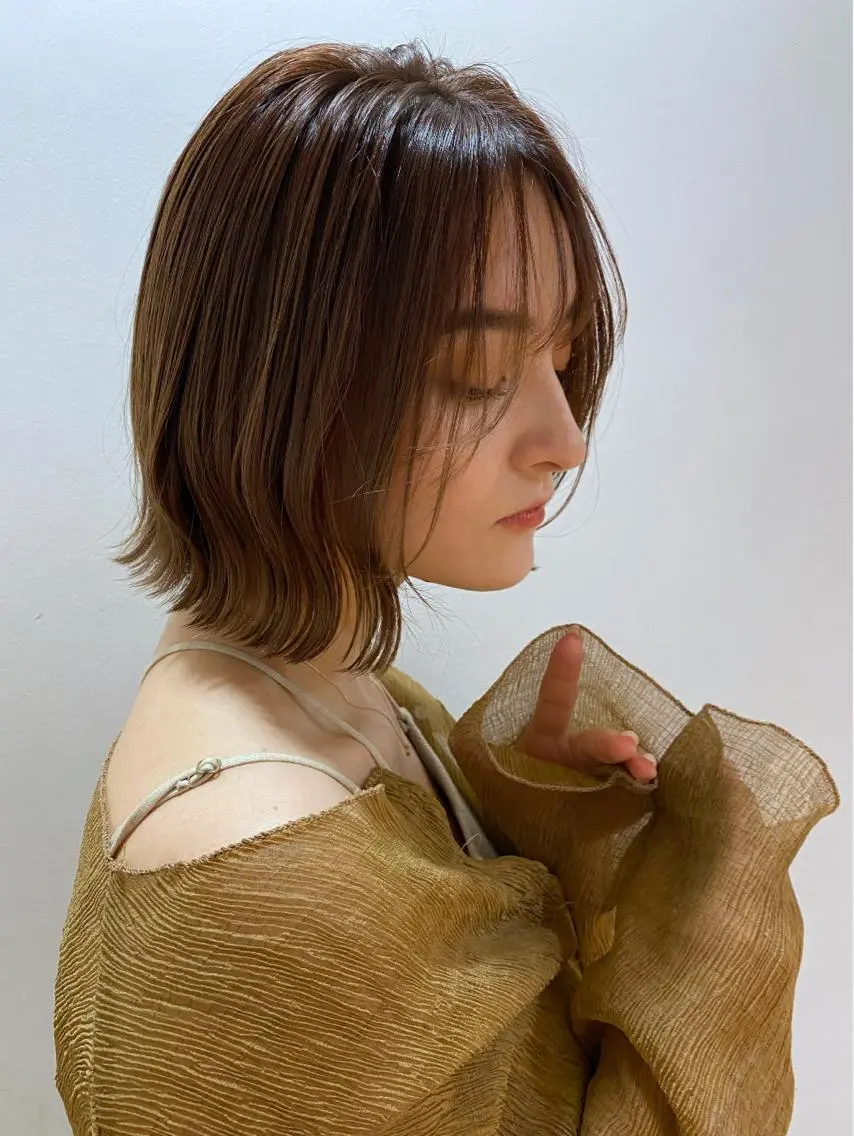 ショート カラー 小顔レイヤー/ ベージュ🤍Rieのヘアスタイル