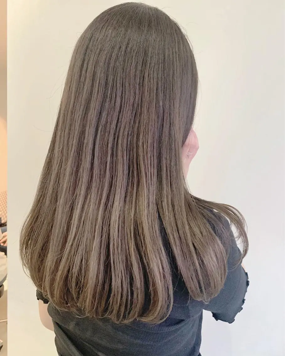 ロング カラー ヘアカラー トリートメント レイヤーカット 🪩yurikaのヘアスタイル