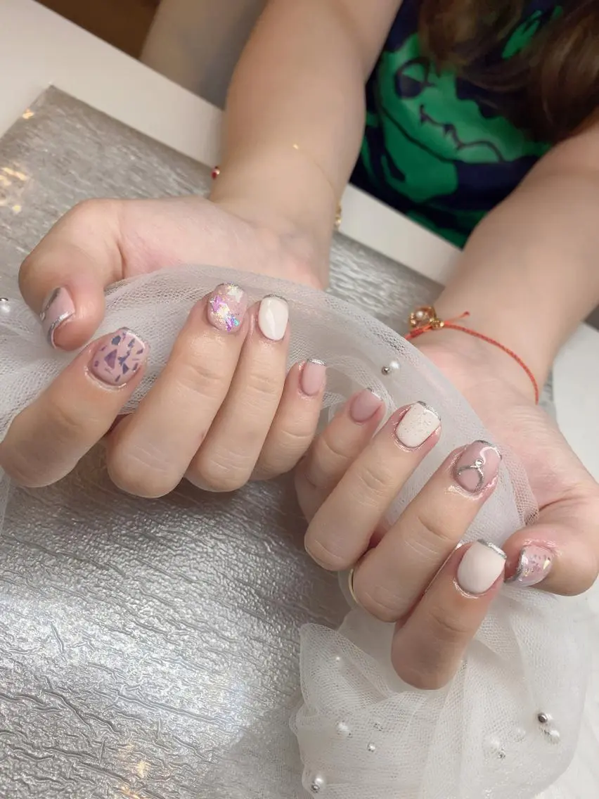 ネイル Tinaネイル 難波のネイルデザイン
