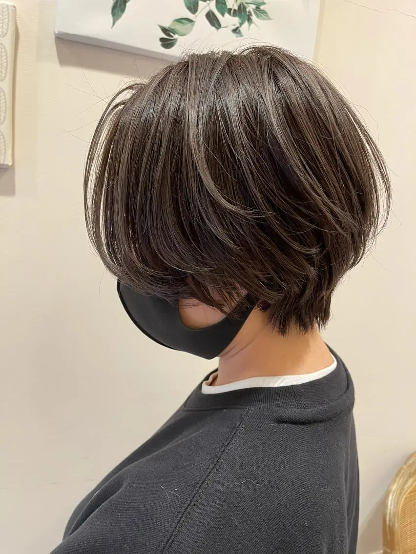 ショート カラー 韓国レイヤー×艶髪 ハイトーンRyukiのヘアスタイル