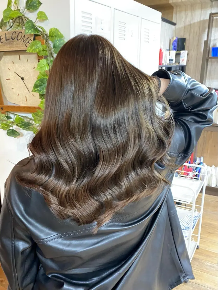 セミロング カラー ブラウンカラー チョコレートブラウン トリートメント エクステ×ハイトーン 🌈KEISUKEのヘアスタイル