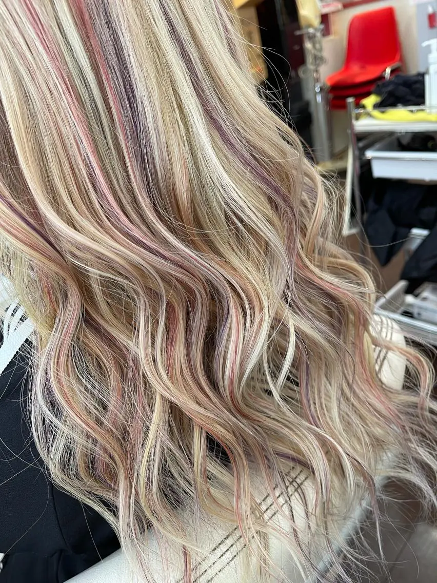 ロング ヘアカラー たけい ゆうきのヘアスタイル
