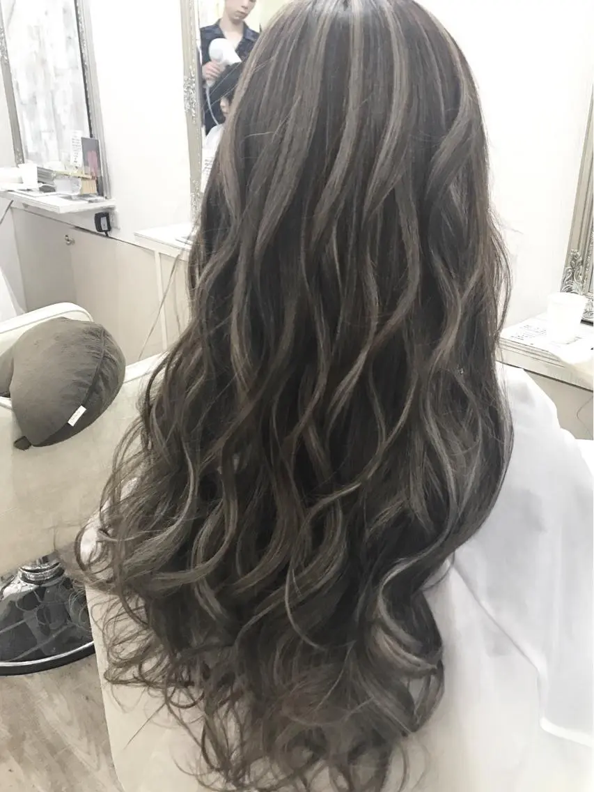 ロング カラー 艶髪🫧髪質改善 縮毛矯正✨影山湧市のヘアスタイル