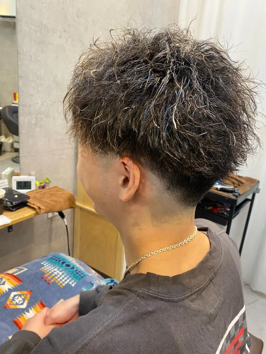 パーマ メンズ カット パーマ トリートメント 似合う髪型見つけます AYAKAのヘアスタイル