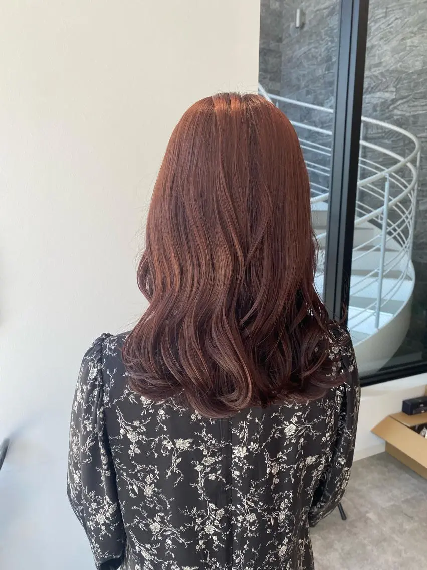 ミディアム カラー ベージュカラー ブリーチ ブリーチなしカラー ピンクカラー ピンクベージュ オスズ 🎀´-のヘアスタイル