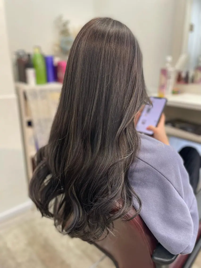 ロング カラー ハイライトカラー ハイライト ヘアカラー 韓国ヘア🤍髪質改善 🇰🇷AKANEのヘアスタイル