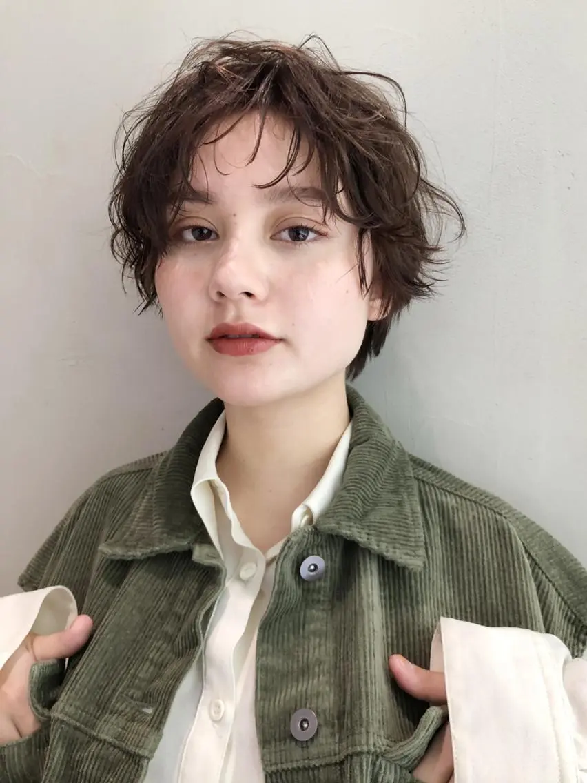 ショート カラー ヘアアレンジ パーマ ショートヘア 外ハネヘア ITbyALBUM 中野店のヘアスタイル