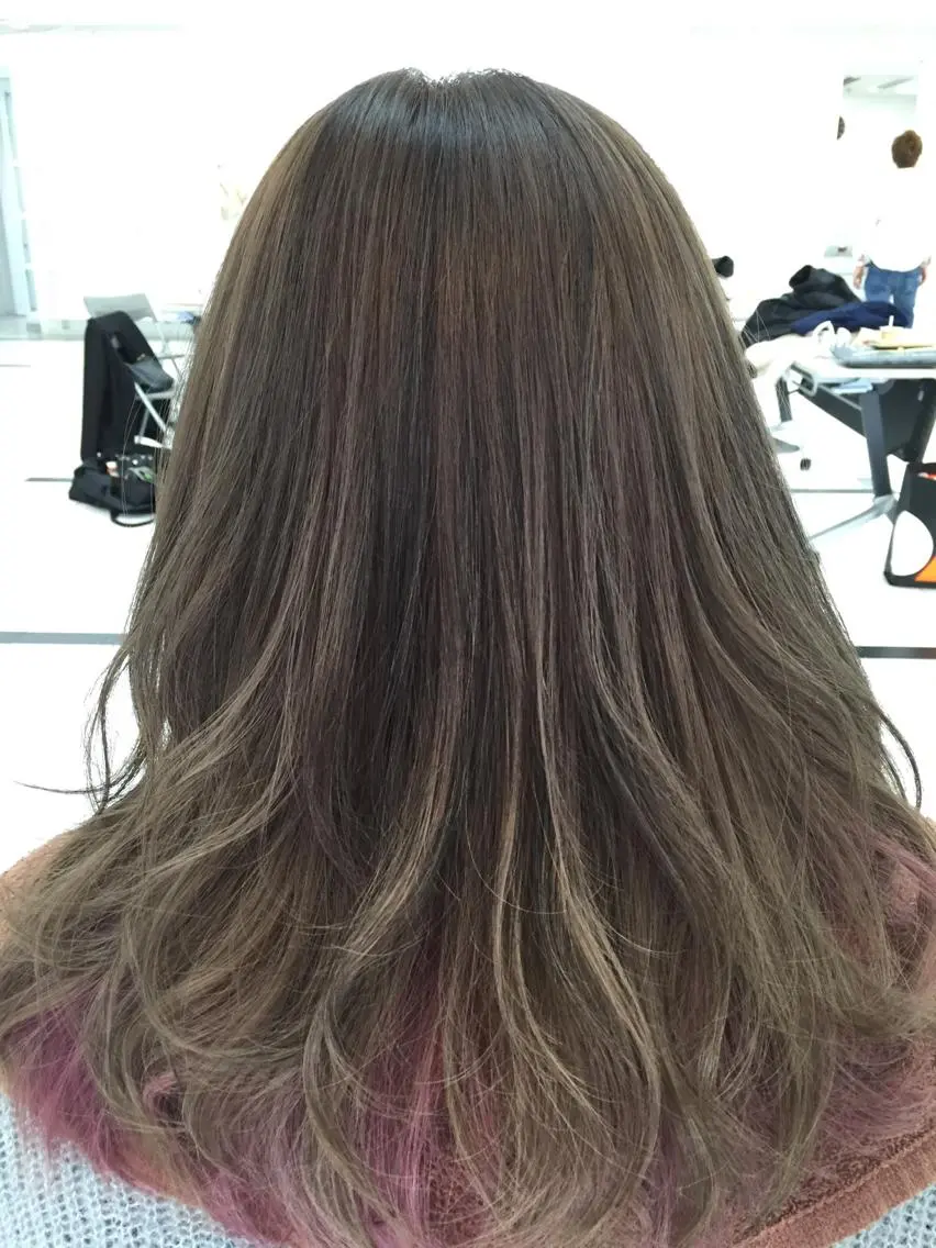 ショート ミディアム セミロング ロング カラー デザインカラー 小林 美央のヘアスタイル