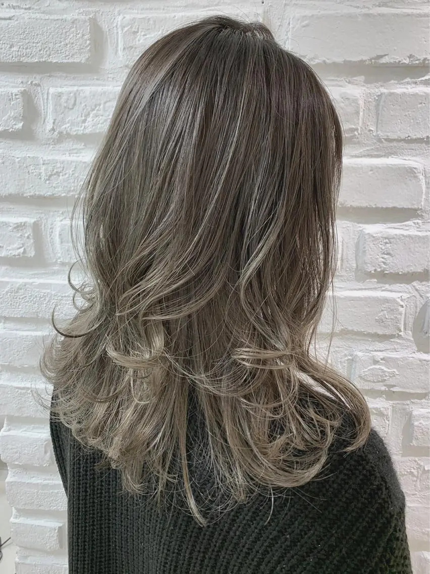 セミロング カラー ベージュカラー グラデーションカラー イルミナカラー ミルクティーベージュ ヘアカラー トリートメント 【髪質改善】 kasumi🌷🌷のヘアスタイル