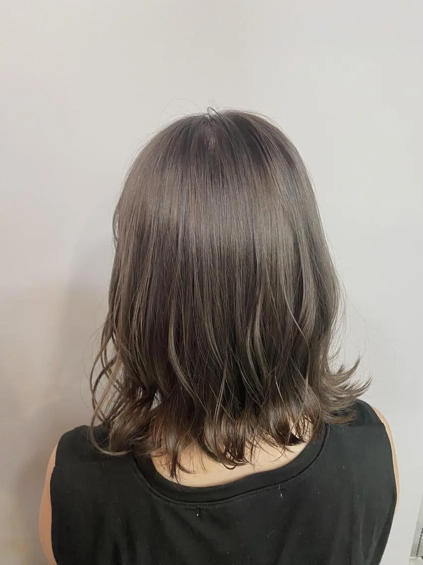 ミディアム カラー パーマ ヘアアレンジ 切りっぱなしボブ グレージュ ミント ボブ 年間1500人担当 代表　南一路のヘアスタイル