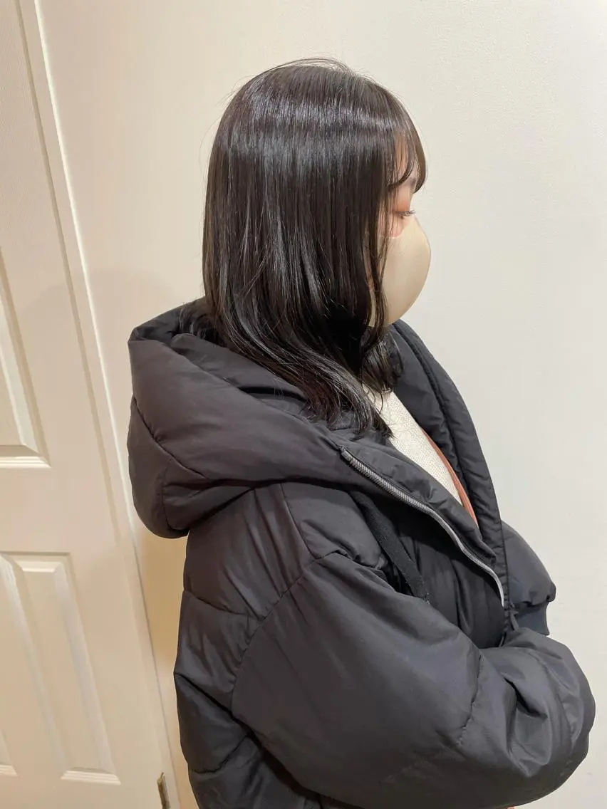 ミディアム カラー カット ヘアカラー トリートメント MIOベージュカラー 柔らかいカラーのヘアスタイル