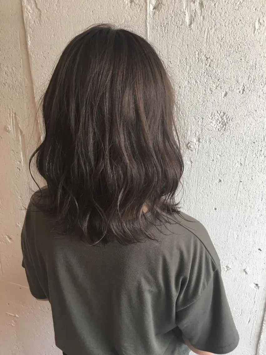 ミディアム アッシュ フジサキ ケンのヘアスタイル