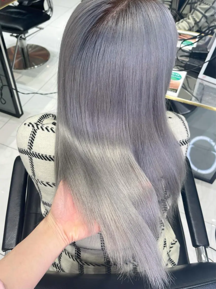 セミロング カラー パーマ ヘアアレンジ メンズ キッズ ネイル マツエク・マツパ アイブロウ メンズハイトーン ハイトーンカラー ヘアカラー レイヤーカット🪽 カネコミユのヘアスタイル