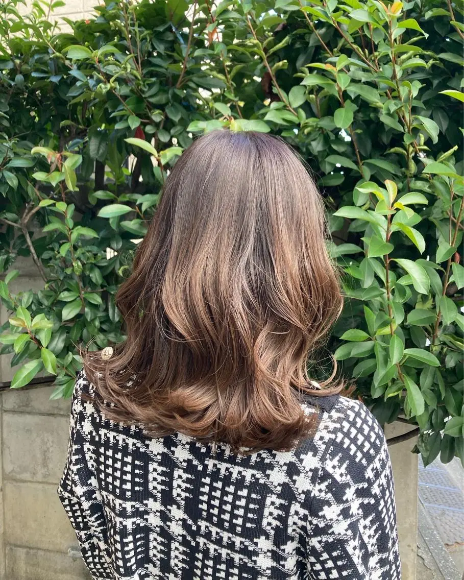 ミディアム くびれヘア 外ハネヘア 田牧 みゆきのヘアスタイル