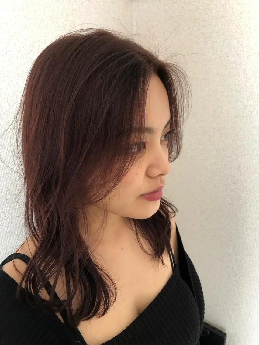 セミロング 藤田 彩音のヘアスタイル