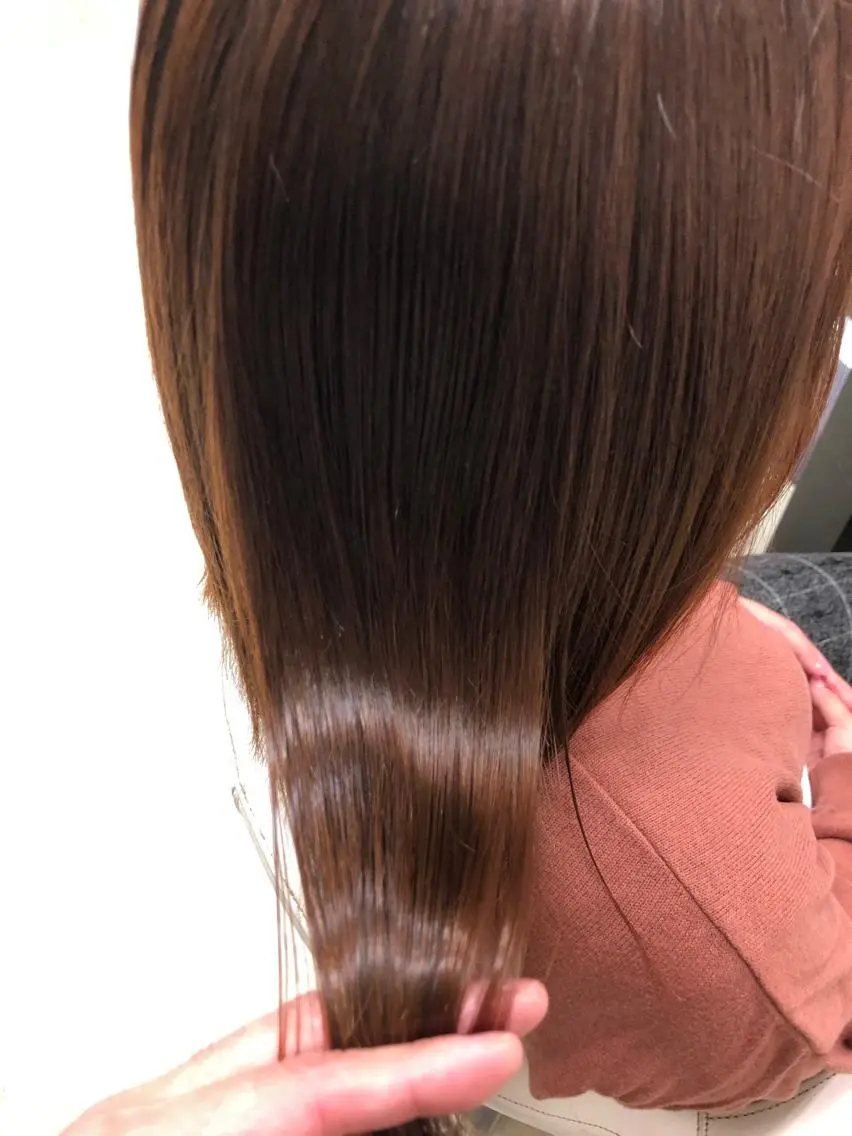 ミディアム カラー カット 縮毛矯正 le. pidorgeのヘアスタイル