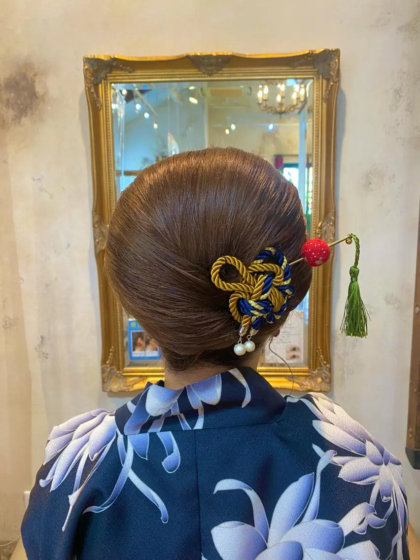 ヘアアレンジ 夜会巻き . SHIZUKAのヘアスタイル