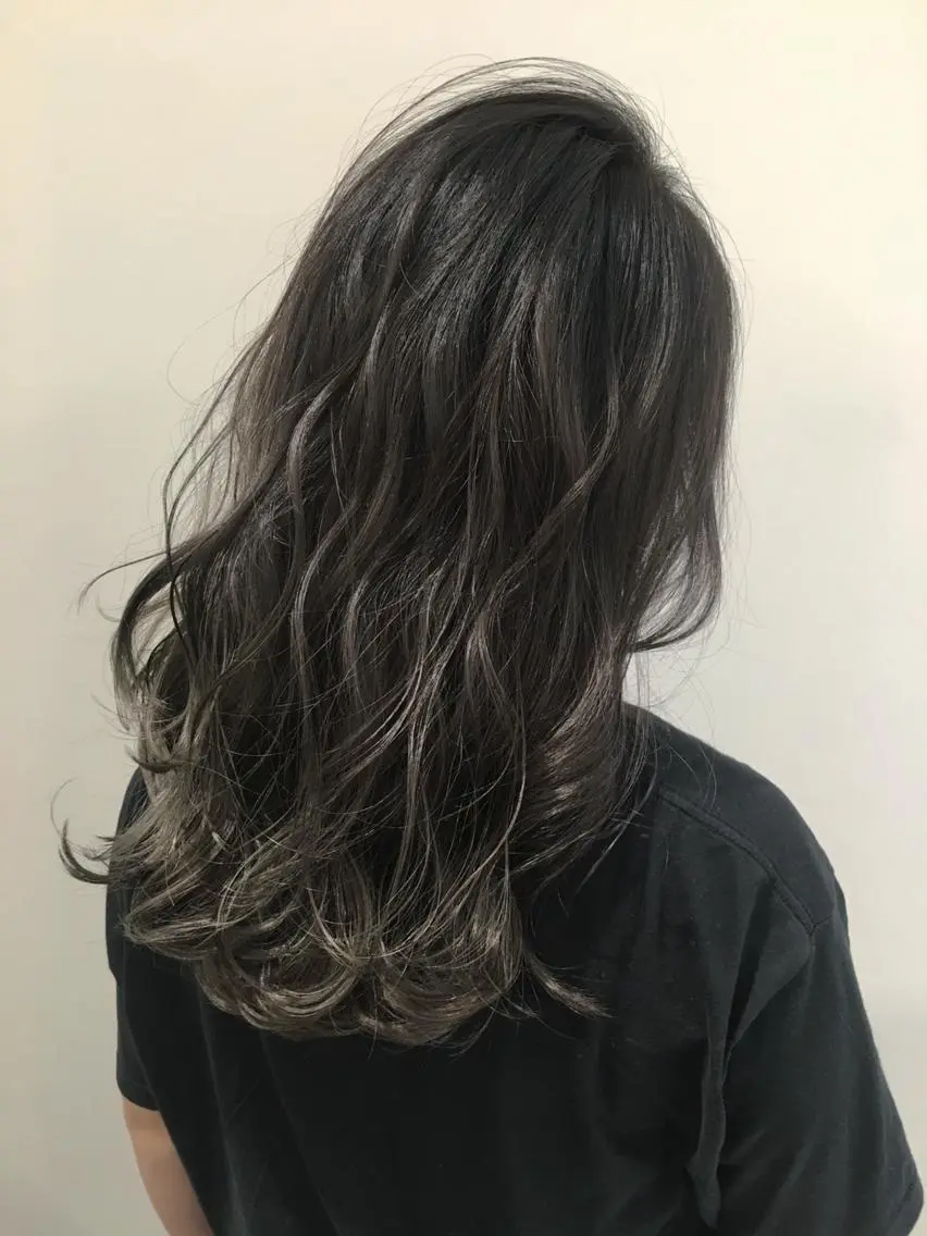 ミディアム ハイトーンブリーチ 土坂 由志【京都】のヘアスタイル