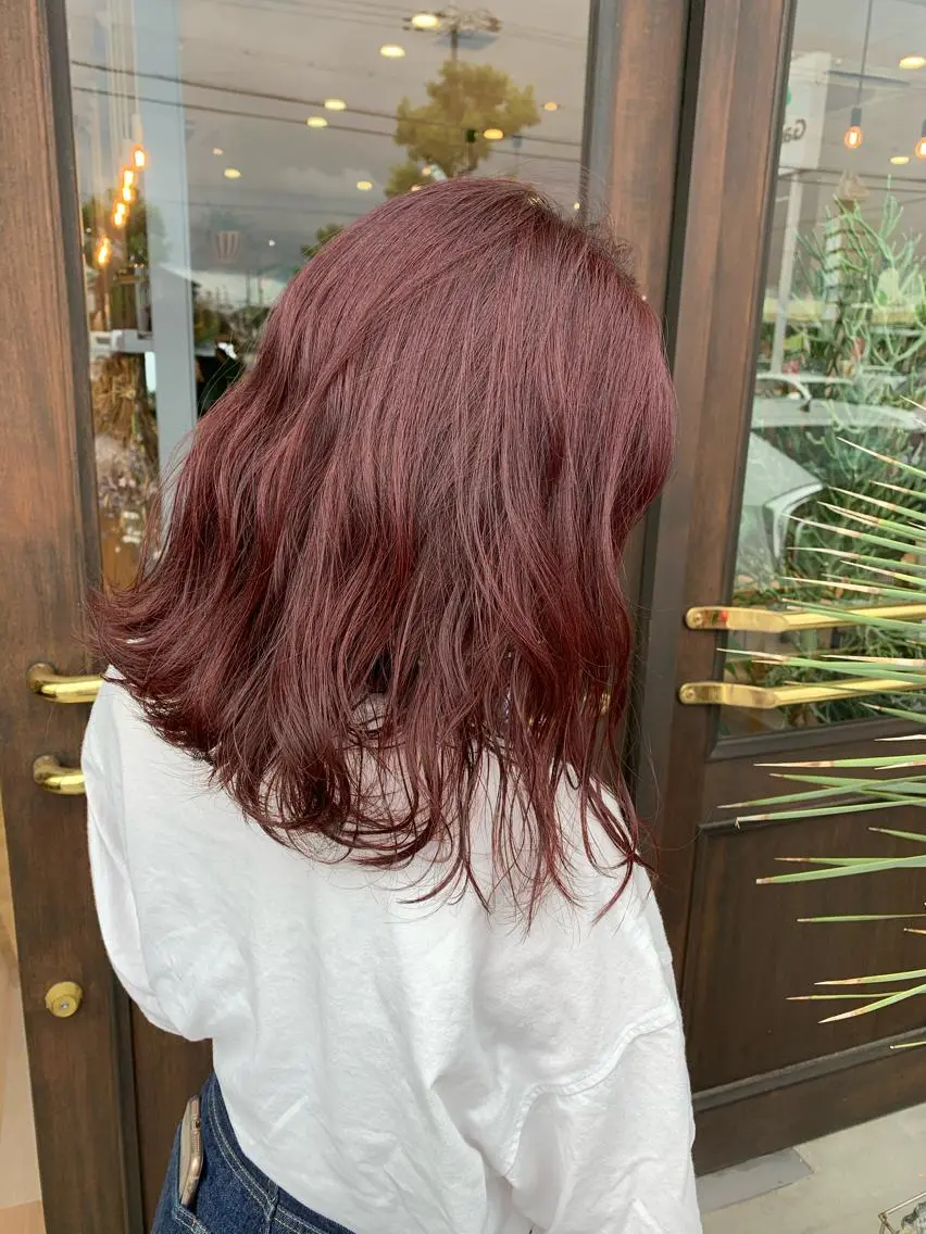 ミディアム カラー ヘアカラー 比嘉 千咲のヘアスタイル
