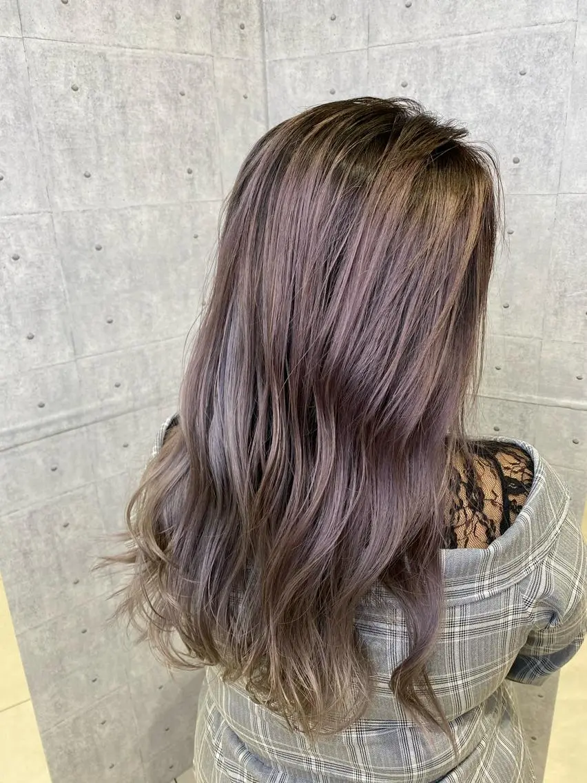 ロング レイヤーカット 🍀透明感抜群🍀/ ハイトーンカラーのヘアスタイル