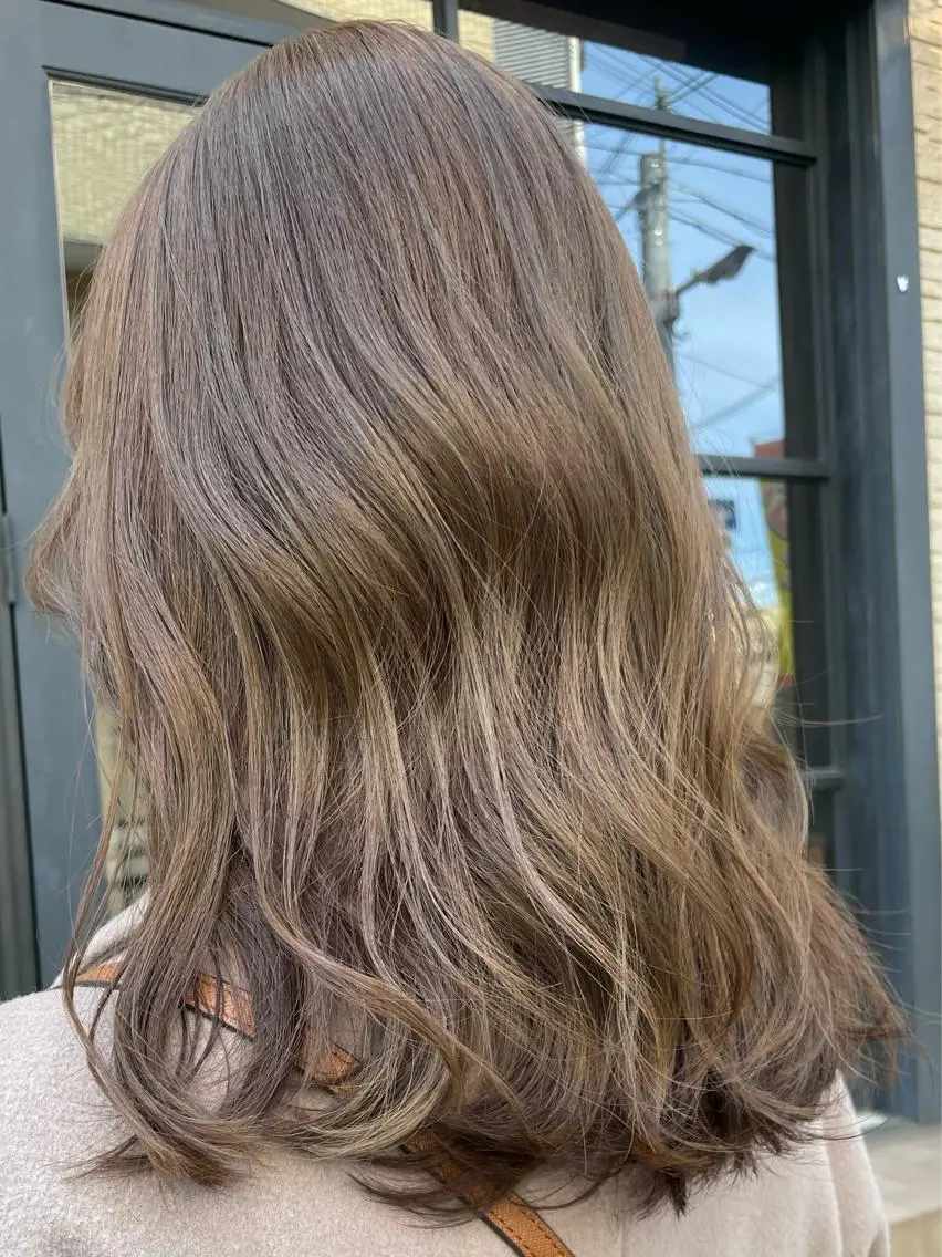 セミロング カラー 【aini天王寺】 𝐚𝐢𝐫𝐢✂︎のヘアスタイル