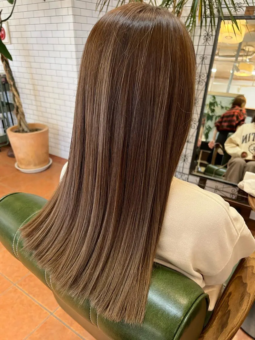 セミロング カラー ヘアカラー トリートメント 石井 佑樹のヘアスタイル