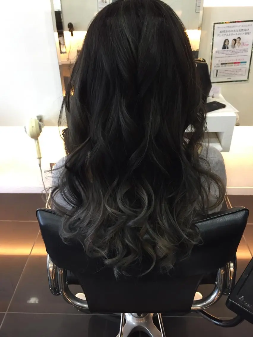 ロング カラー アッシュ ブルーカラー ブルージュ ダブルカラー グラデーションカラー 関口 友行のヘアスタイル