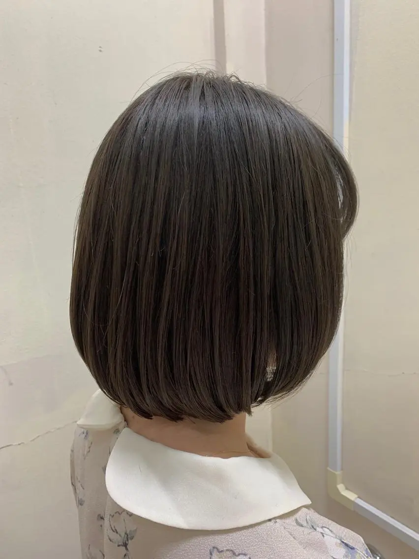ショート カラー アッシュ ベージュカラー ボブ カット ヘアカラー トリートメント 村上 吉斗のヘアスタイル