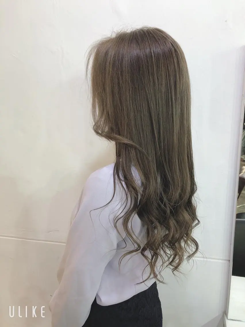 ロング カット ヘアカラー トリートメント 吉田 典弘のヘアスタイル