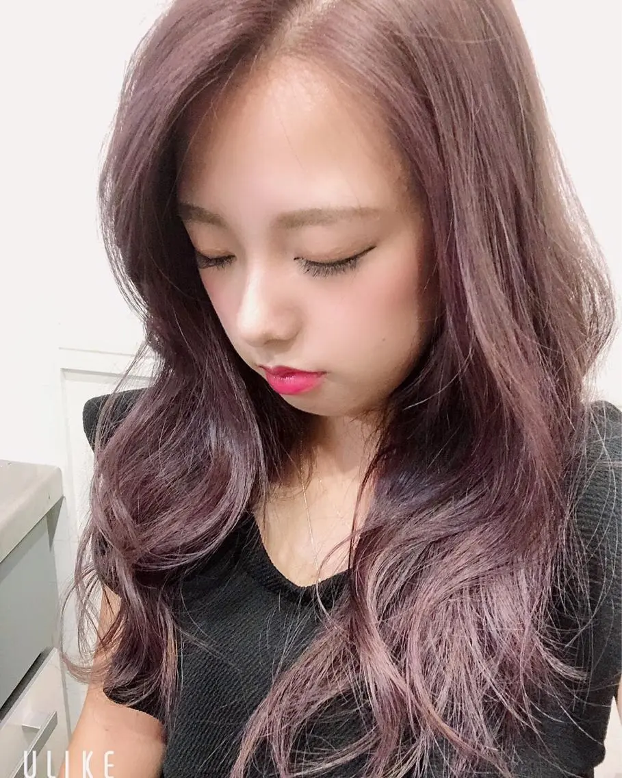 ロング アッシュ 🐆アンドウ チカコ🦓のヘアスタイル