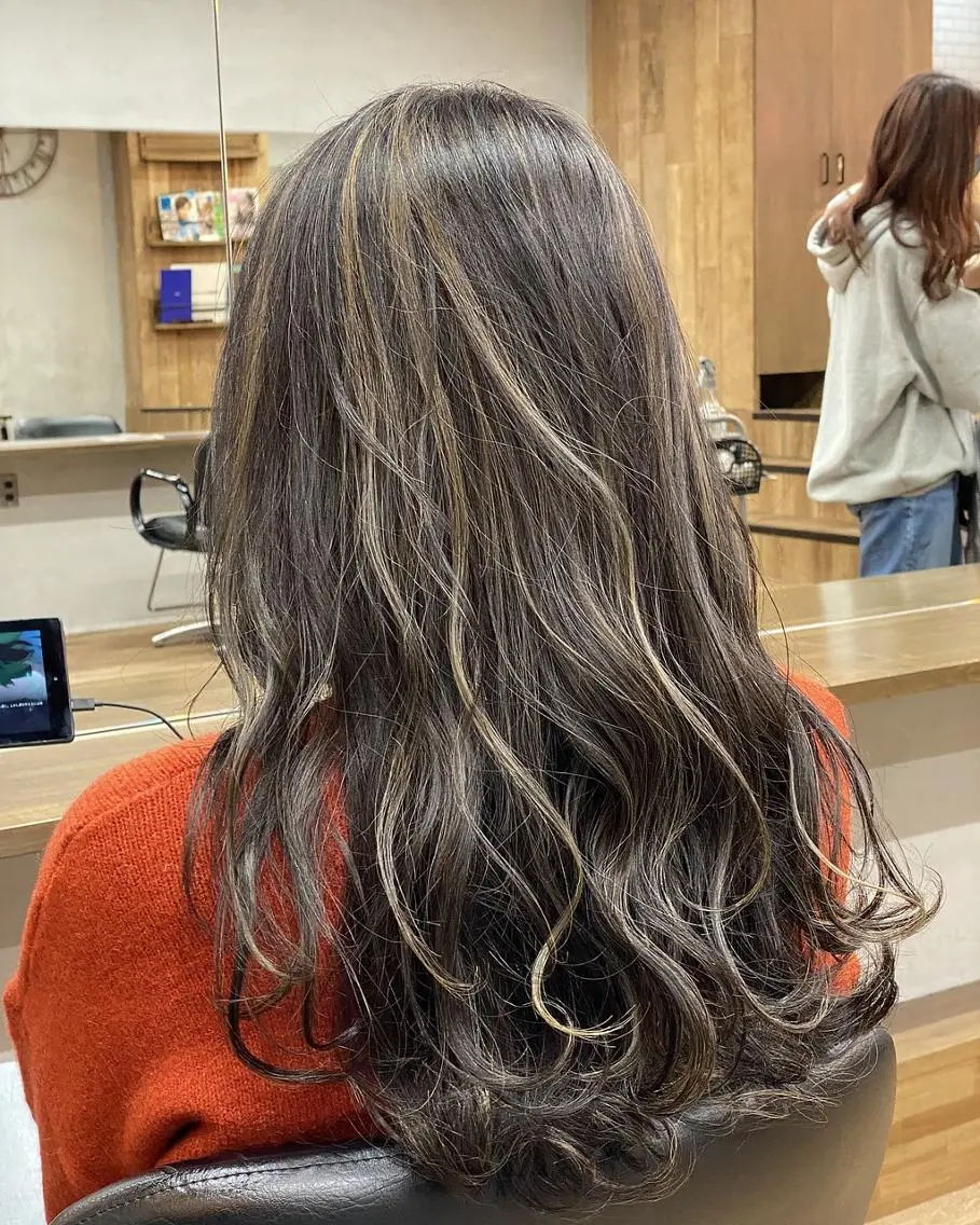 セミロング カラー ベージュカラー ハイライトカラー ハイライト ANGELICA 天理店のヘアスタイル