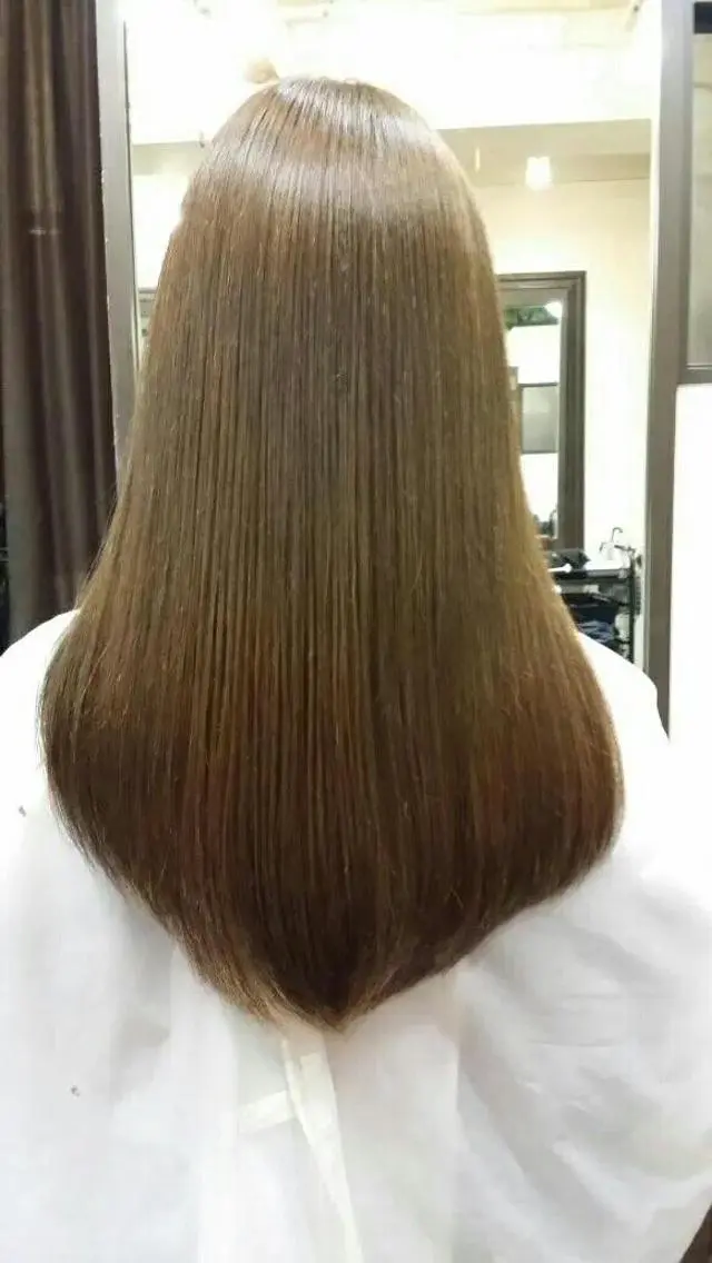 セミロング ロング カラー アッシュ 100%髪質改善特化 TRUNSのヘアスタイル