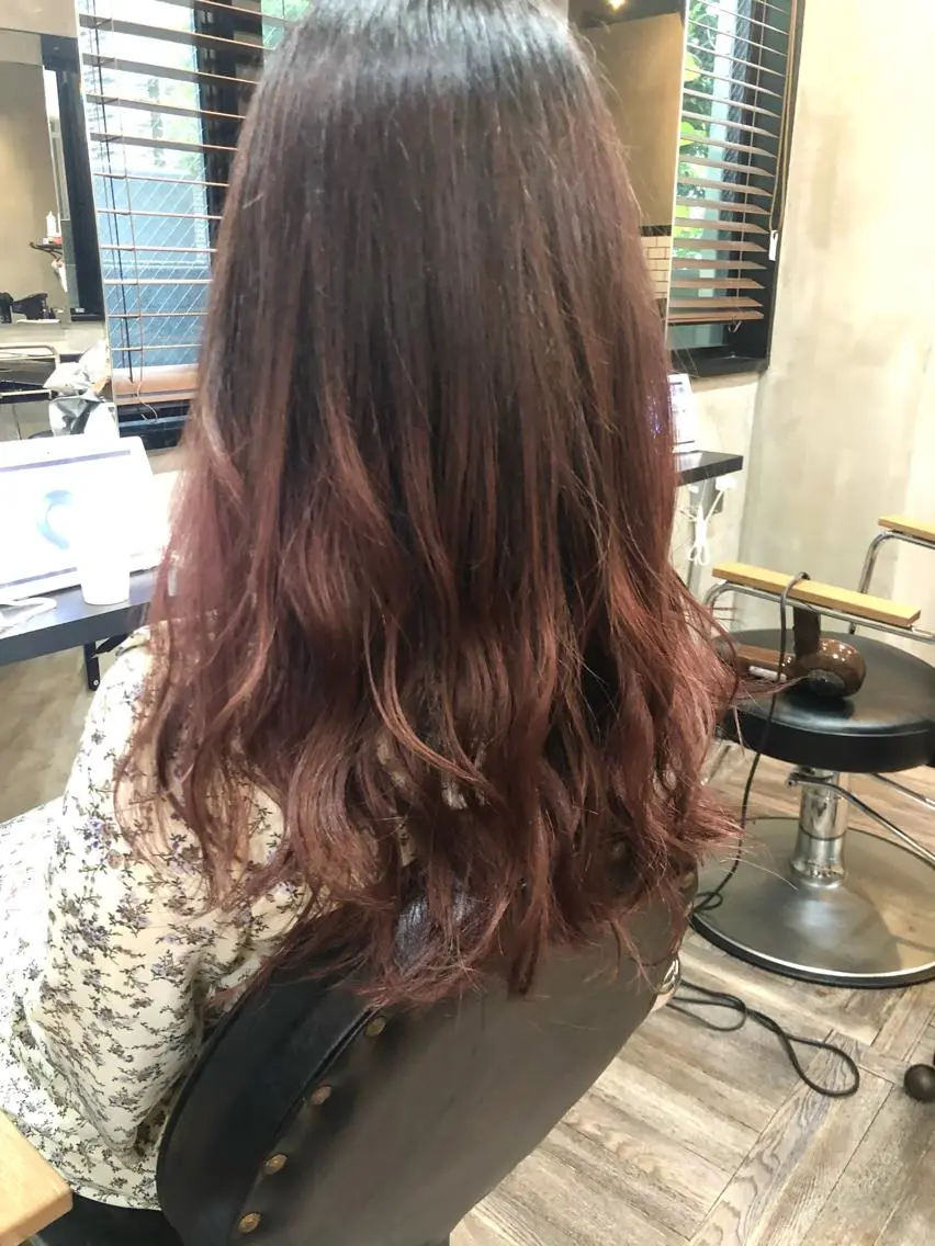 ロング カラー バレイヤージュ ベージュカラー グラデーションカラー ピンクカラー ピンクベージュ カット ヘアカラー トリートメント La fith 店長 城谷颯人のヘアスタイル