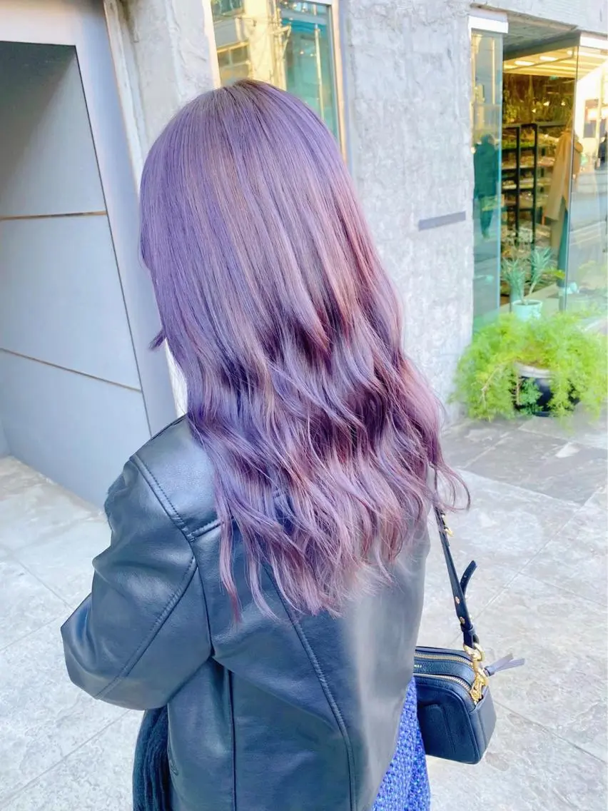 ミディアム カラー メンズ JuNブリーチに 縮毛矯正するプロのヘアスタイル